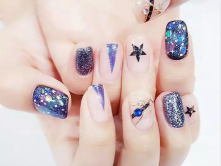 奔赴跨年趴，你需要TOK美甲來撐場面 