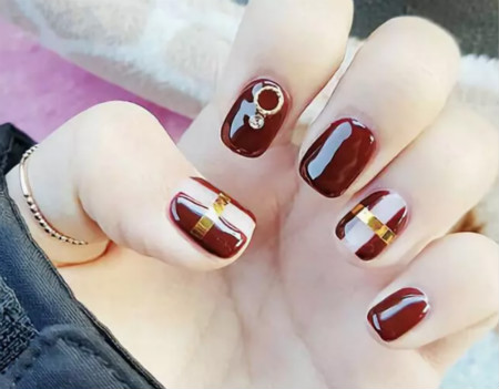奔赴跨年趴，你需要TOK美甲來撐場面 