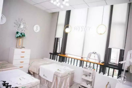 想開一家智能光電美膚館應該怎么做？