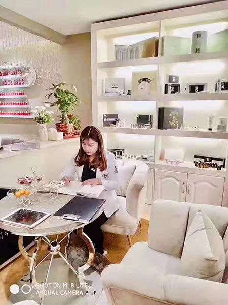 祝賀唯美召香遼寧遼陽(yáng)店盛大開業(yè),“唯”你而來(lái),“召”香綻放!