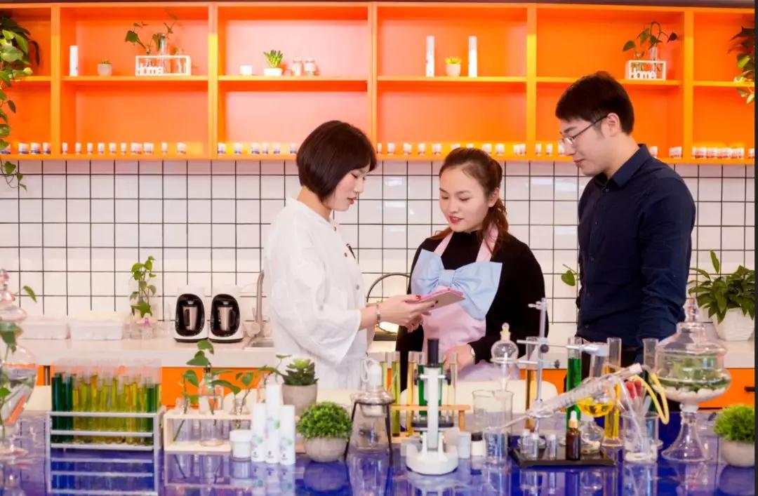 月薪過萬開美妝店？先搞懂美妝新零售！