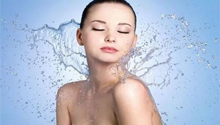 還在靠敷面膜補水？那你的皮膚肯定出問題！