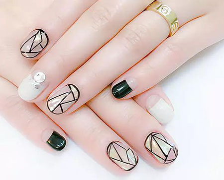 快收藏！TOK幾何風美甲，橫豎都是美~