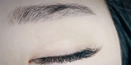 小姐姐嫁接睫毛嗎？眼睛忽閃忽閃的那種哦