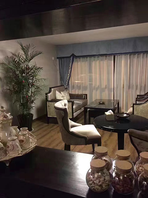 現在開一家美容院得多少錢？