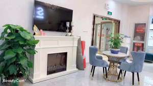 現(xiàn)在開美容院怎么樣？賺錢嗎？