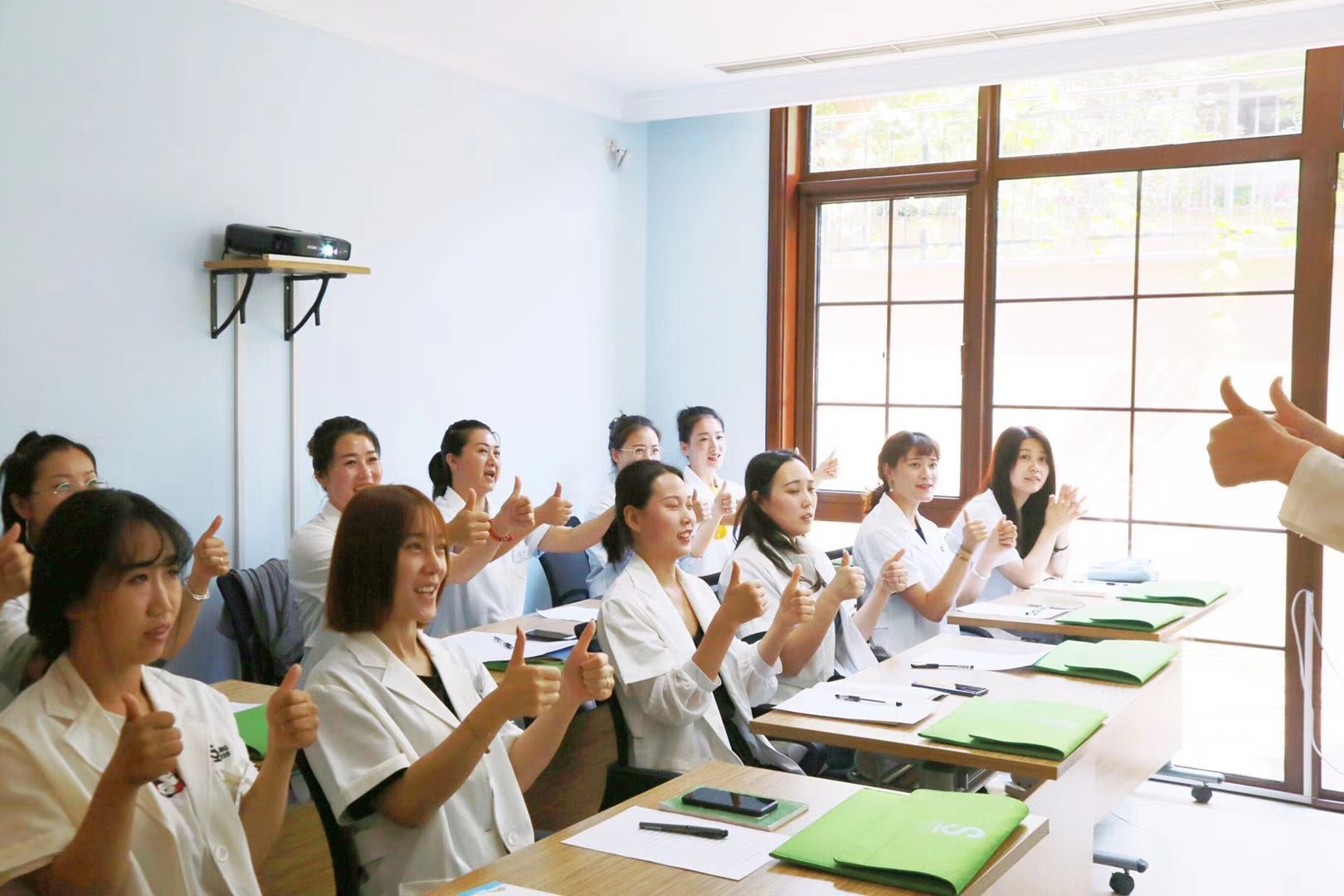 穿越重重迷霧，挺住就意味著一切！美業如何破局自救？