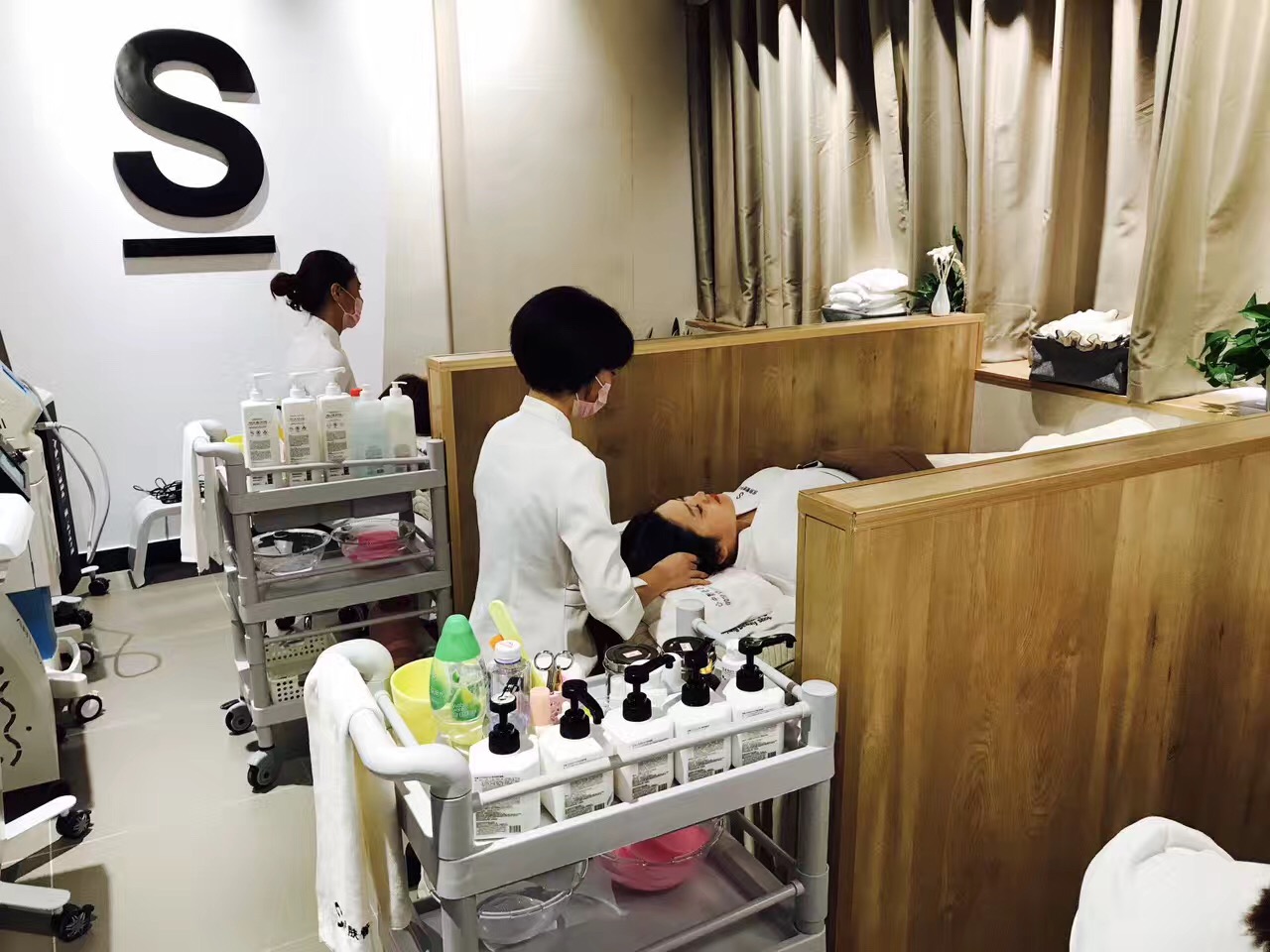 皮膚管理爆火的底盤,缺一不可