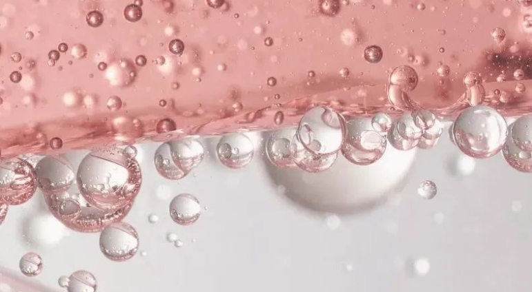 水漾保濕爽膚水，抓住發光“肌”密